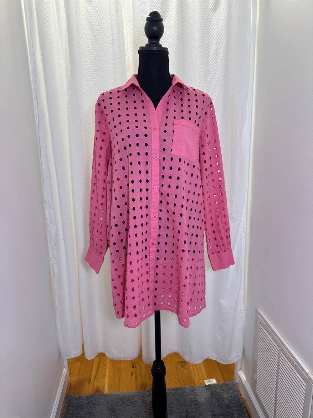 True Destinations Hot Pink Eyelet Button-Up Shirt/Bathing Suit Cover